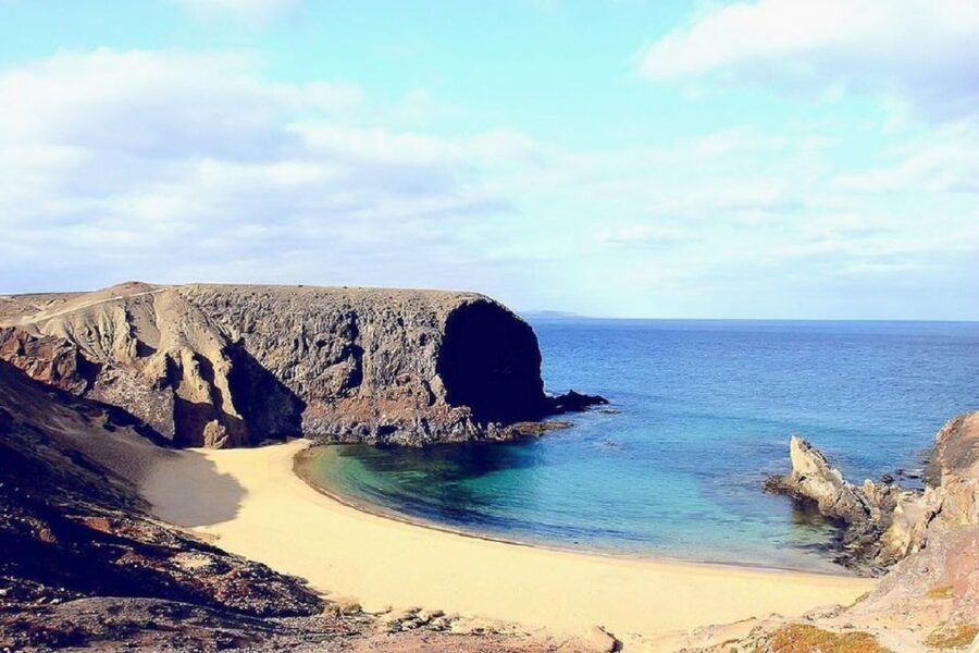 Fuerteventura: Round-Trip or 1-Way Ferry Ticket to Lanzarote - The practical value of one-way and return tickets