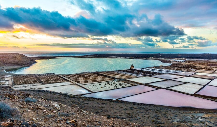 Fuerteventura: Round-Trip or 1-Way Ferry Ticket to Lanzarote - Starting at Corralejo with the Lineas Romero ferry