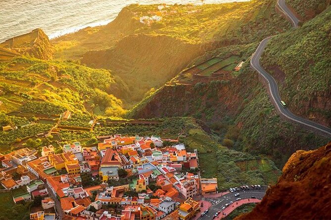 Full Day Guided Tour to La Gomera from Tenerife - The guide, the group, and the four-language problem