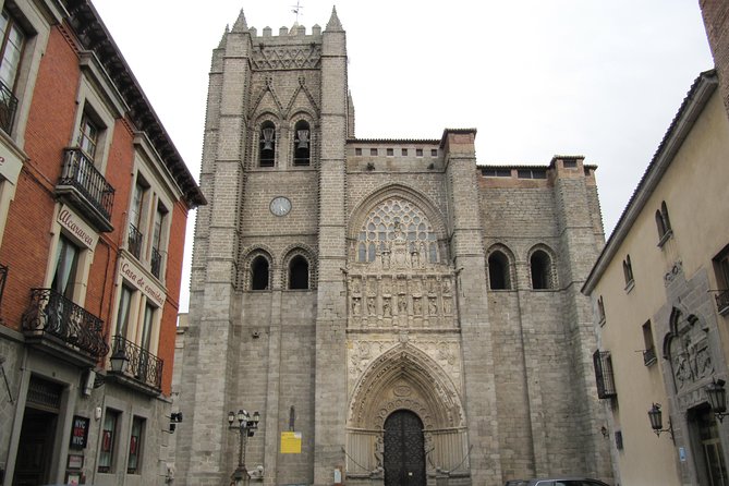 Full Day Tour to Avila & Segovia from Madrid - Segovia’s aqueduct delivers the day’s easiest wow