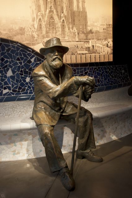 Gaudí Experiència Barcelona Admission Ticket - What the attraction does not provide