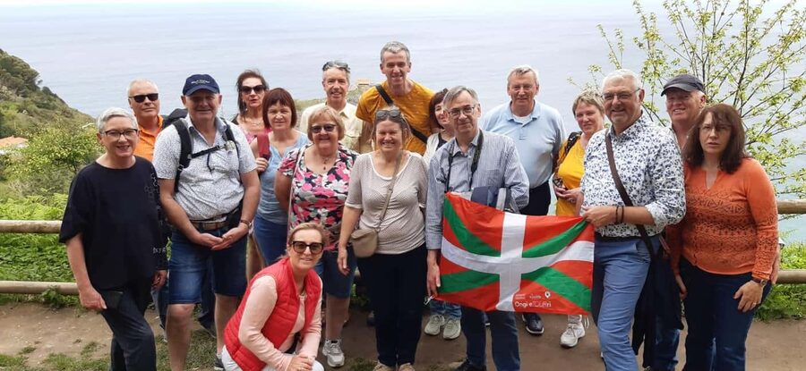 Gaztelugatxe with access, Bermeo and Gernika from Bilbao - What the guides add to the day