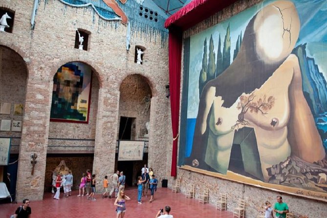 Girona & Dali Museum Small Group Tour with Pick-up from Barcelona - Roman walls, cathedral, and Arab Baths