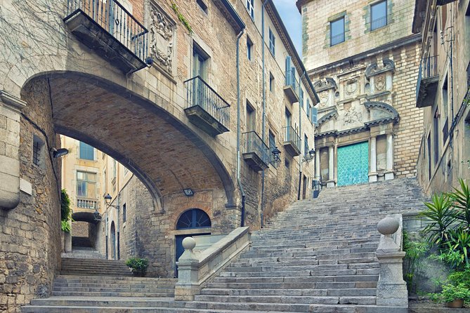 Girona Full Day Tour from Barcelona - Girona’s walls and the first view of the Old Town
