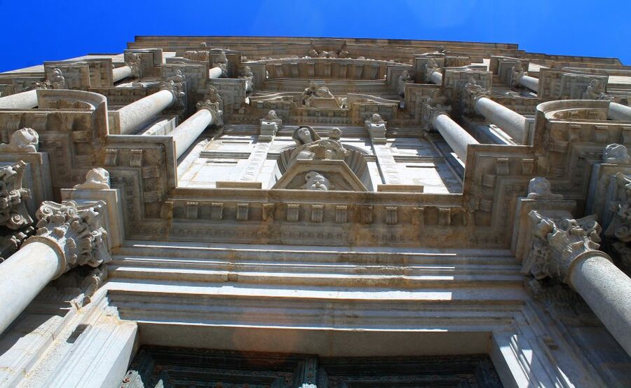 Girona: Small Group Walking Tour - The old walls and Girona from above