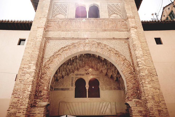 Golden Hour in Granada: Sunset Walking Tour with Play Granada - Sacromonte’s cave homes and hillside character