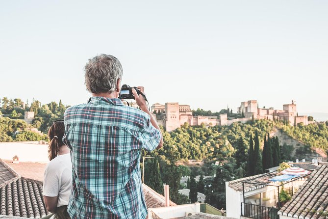Golden Hour in Granada: Sunset Walking Tour with Play Granada - Albayzin’s lanes and old houses