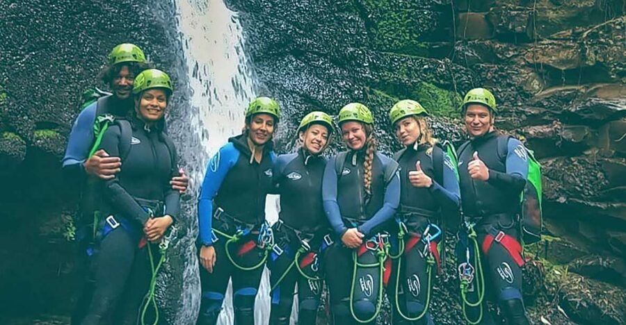 Gran Canaria: Canyoning Trip - Entering a green gorge with four waterfalls
