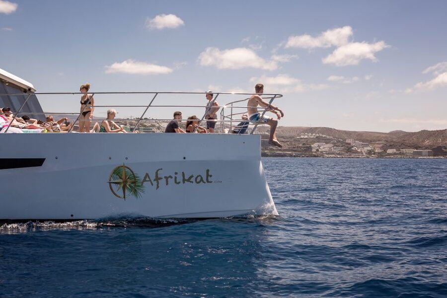 Gran Canaria: Fun Catamaran Cruise with Food and Drinks - Lunch on the water
