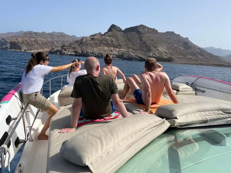Gran Canaria: Shared yacht excursion with beverages, lunch and snorkeling - Optional jet skis and other paid activities
