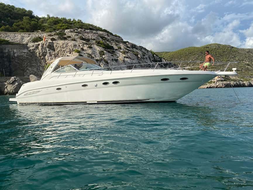 Gran Canaria: Shared yacht excursion with beverages, lunch and snorkeling - Why the 12-person limit matters