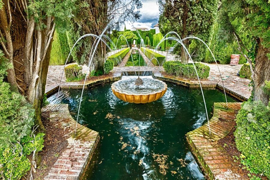 Granada: 3-Hour Alhambra and Generalife Gardens Guided Tour - Pace, walking, and comfort