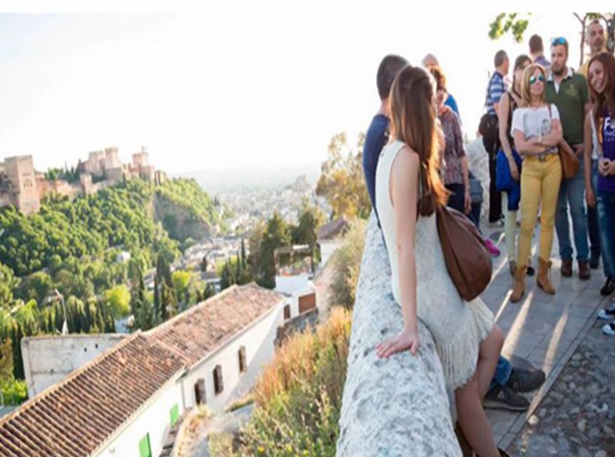 Granada: Albaicín and Sacromonte 2.5-Hour Walking Tour - Key points to know before you book