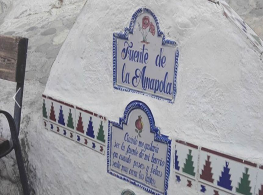 Granada: Albaicín and Sacromonte 2.5-Hour Walking Tour - The Alhambra views are part of the reward