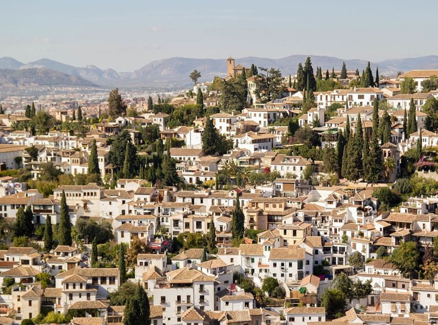 Granada: Albaicín and Sacromonte 2.5-Hour Walking Tour - Sacromonte and the cave homes