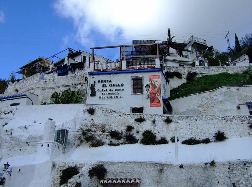 Granada: Albaicín and Sacromonte 2.5-Hour Walking Tour - How hard is the route?
