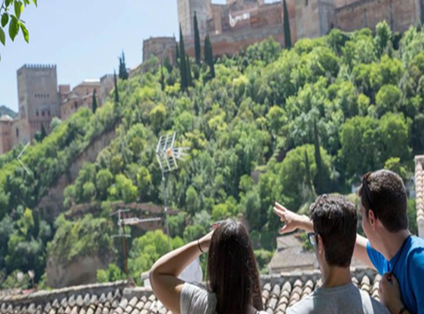 Granada: Albaicín and Sacromonte 2.5-Hour Walking Tour - What the $23 price gets you