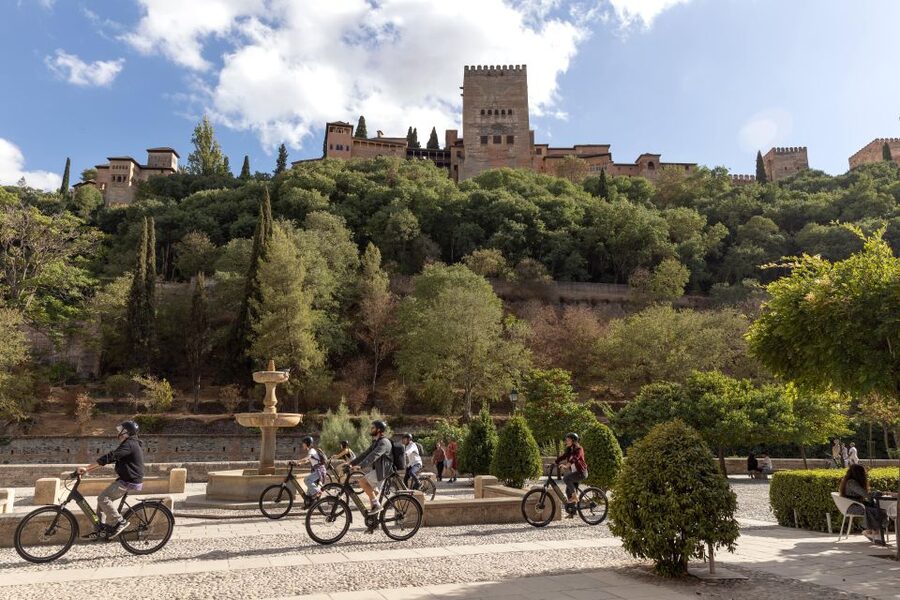 Granada: Albaicin and Sacromonte E-Bike Tour - Key points at a glance