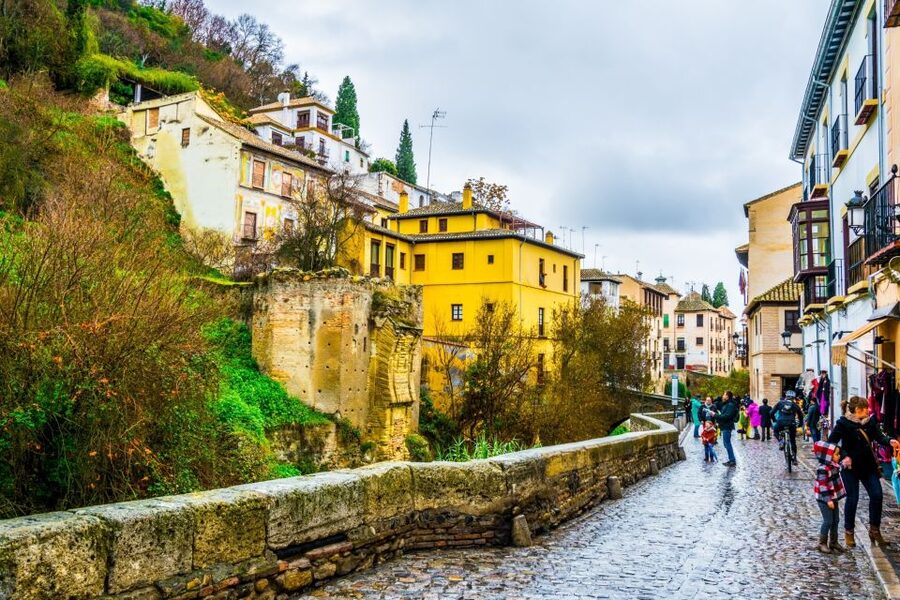 Granada: Albaicín and Sacromonte Walking Tour - Price, timing, and physical effort
