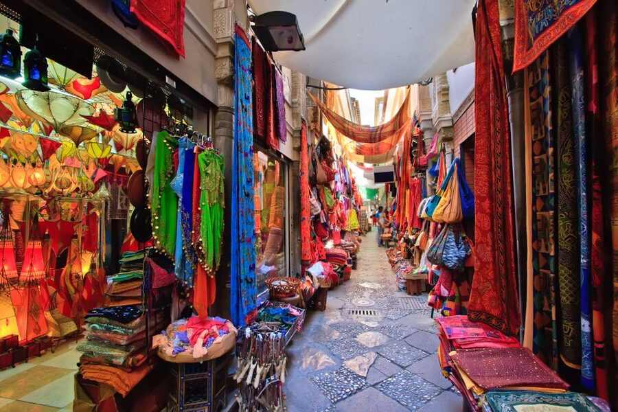 Granada: Albaicín and Sacromonte Walking Tour - Sacromonte, cave homes, and flamenco culture