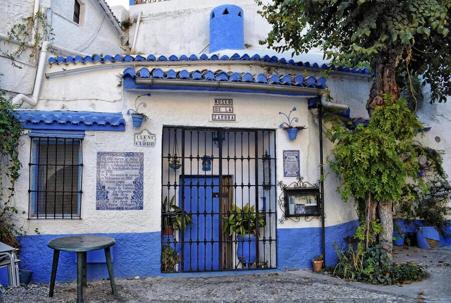 Granada: Albaicín, Sacromonte & Museum of Caves Walking Tour - Key points at a glance