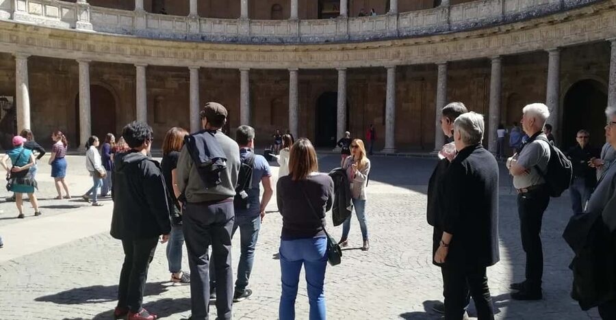 Granada: Alhambra and Albaicín Small Group Tour - The break between the two Granada visits