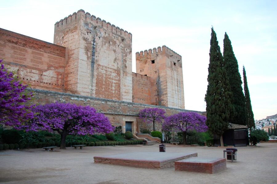 Granada: Alhambra and Charles V Palace Tour - Palace of Charles V: Granada’s bold Christian statement
