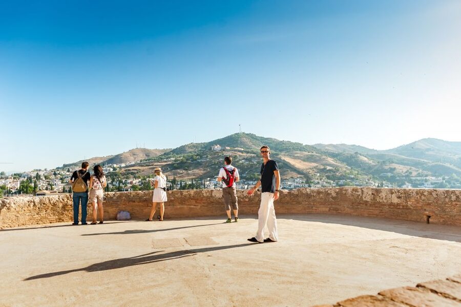 Granada: Alhambra and Generalife Garden Ticket & Guided Tour - Starting at the Alhambra access pavilion