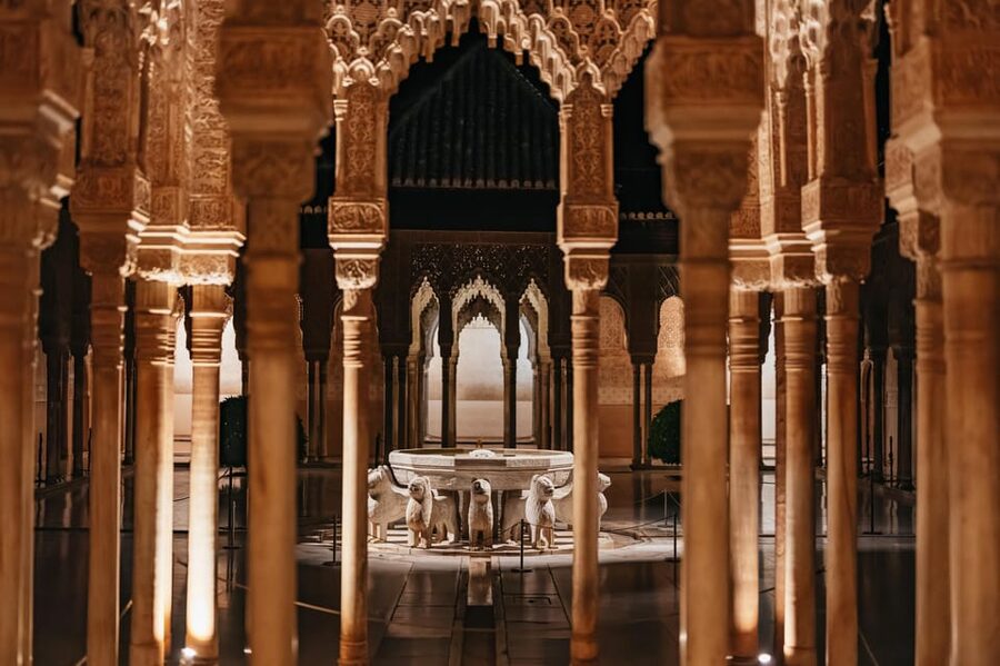 Granada: Alhambra and Nasrid Palaces Guided Tour at Night - Palace of Charles V: Renaissance power inside a Moorish complex