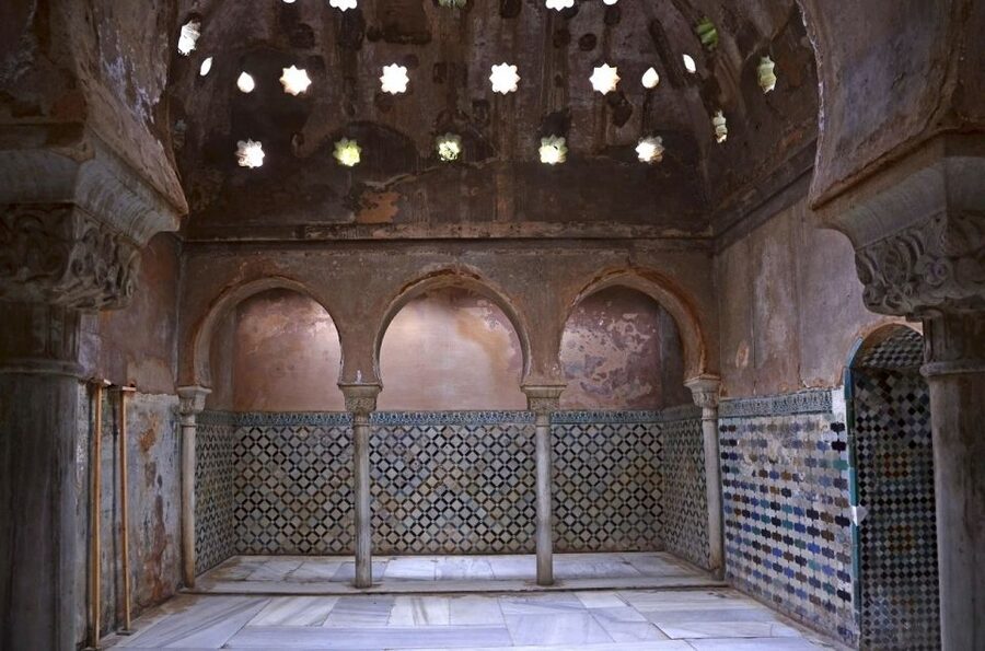 Granada: Alhambra and Nasrid Palaces Private Tour - Why a private Alhambra tour can be worth the cost