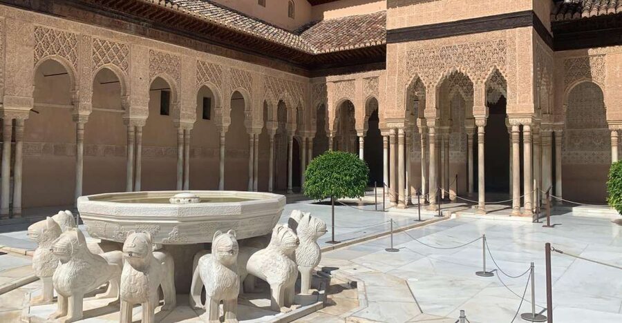 Granada: Alhambra Complex Guided Tour with Ticket - Why a Guide Helps at the Alhambra