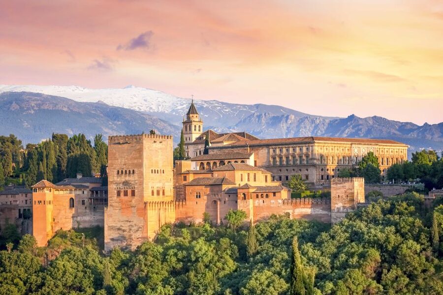 Granada: Alhambra Entry Ticket with Audio Guide - Picking up your ticket near the Alhambra