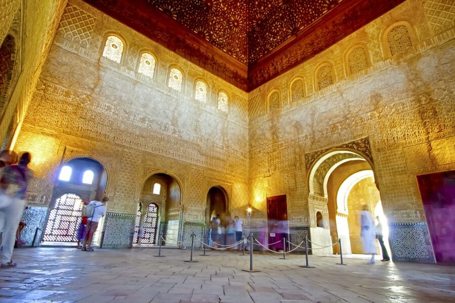 Granada: Alhambra Fast-Track Guided Tour - Palace of Charles V, a sharp change in style
