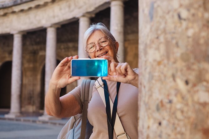 Granada: Alhambra Guided Tour including Nasrid Palaces - Key points to know before booking