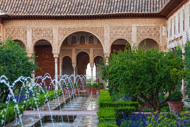 Granada: Alhambra Guided Tour including Nasrid Palaces - Who should choose this Alhambra tour?