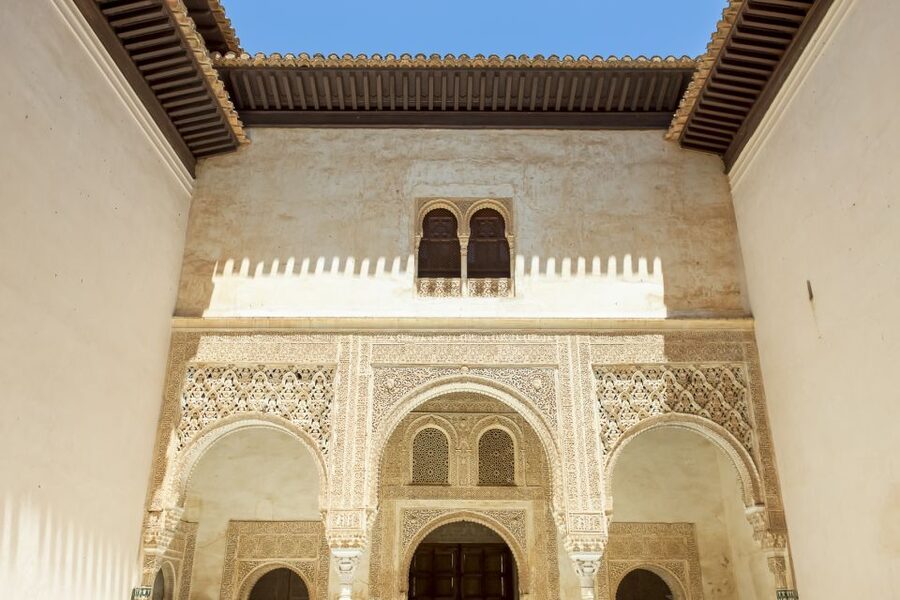 Granada: Alhambra, Nasrid, and Generalife Private Tour - Why the Alhambra deserves a guided visit