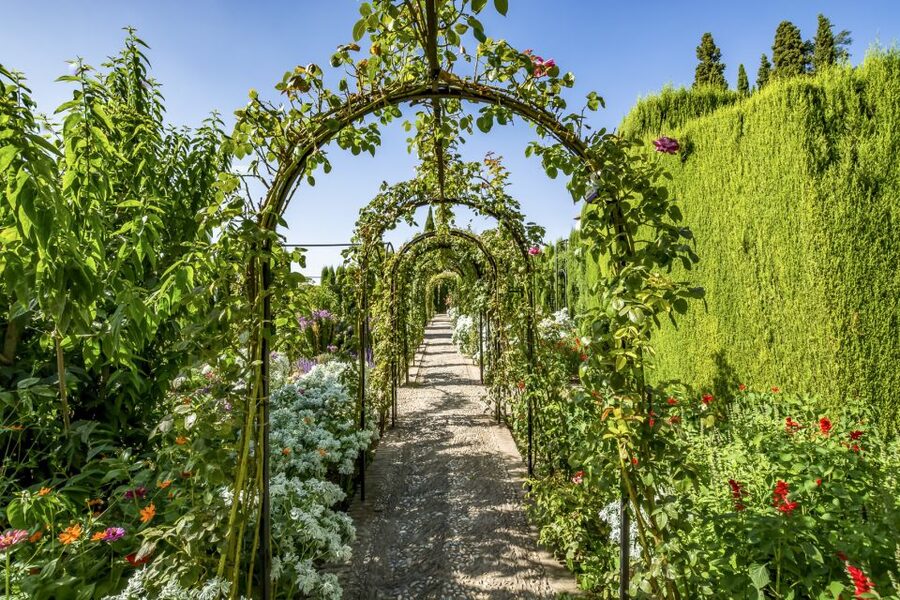 Granada: Alhambra, Nasrid, and Generalife Private Tour - What the three-hour format really gives you