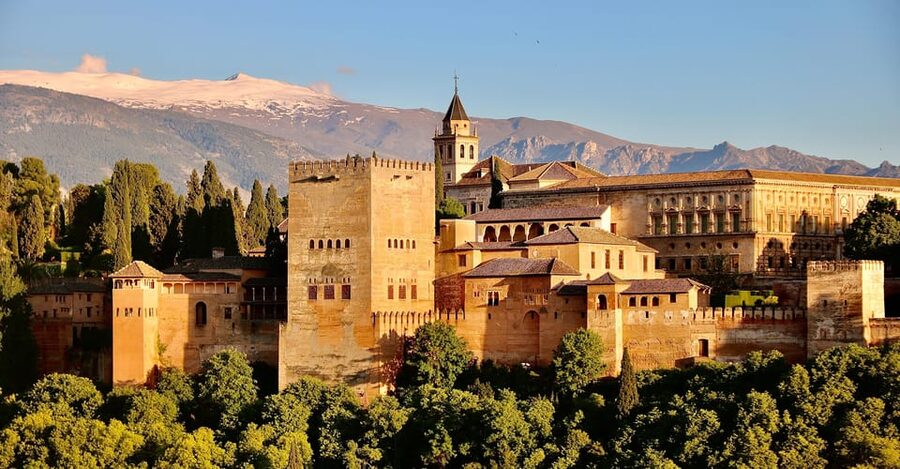 Granada: Alhambra & Nasrid Palaces Small Group Guided Tour - Key points at a glance