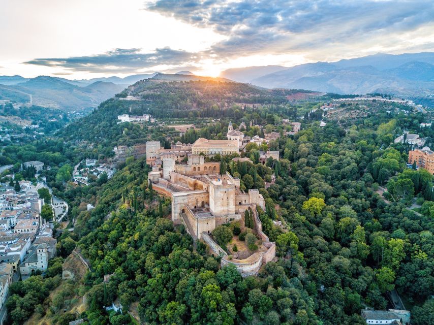 Granada: Alhambra & Nasrid Palaces Tour with Tickets - Key points before you book