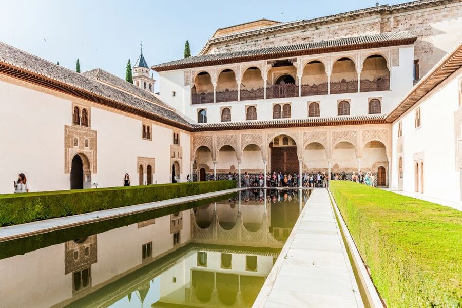 Granada: Alhambra & Nasrid Palaces Tour with Tickets - The Nasrid Palaces: the essential visit