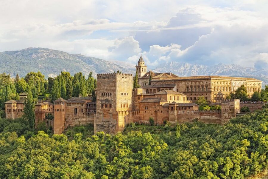 Granada: Alhambra Small Group Tour with Nasrid Palaces - The Nasrid Palaces, the essential timed visit