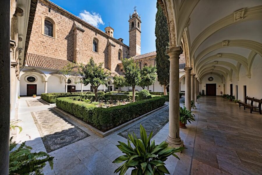 Granada: Cathedral, Royal Chapel & 5 Monuments Combo Ticket - Five useful things to know before you go