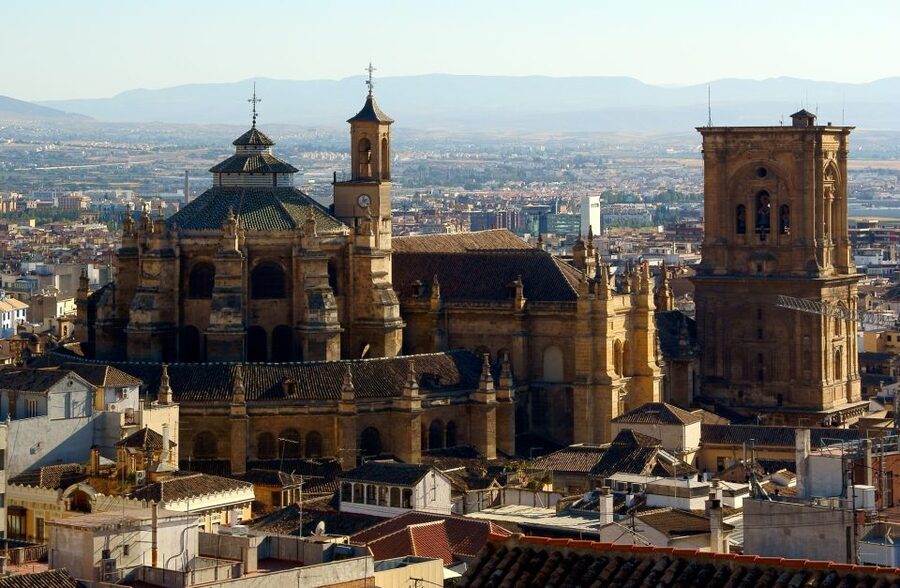 Granada: Cathedral & Royal Chapel Skip the Line Tour - The guide can make or break the visit