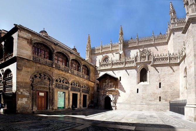 Granada City Center and Albaicin Private Tour - La Madraza and the last days of Nasrid Granada