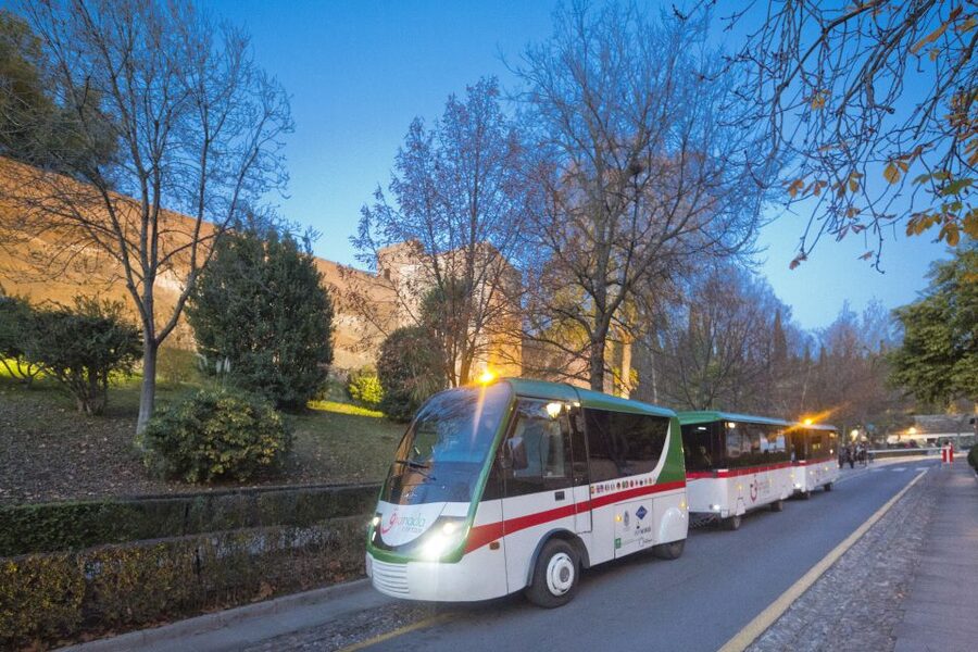 Granada City Train 1 or 2-Day Hop-On Hop-Off Ticket - Stop 6: Mirador de San Cristóbal and Jardines de Zoraya