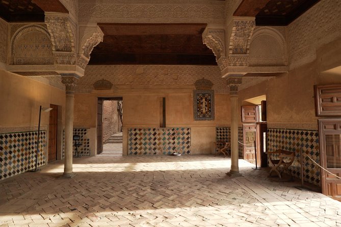 Granada Day Trip with Alhambra and Albaicin Tour from Seville - The Alcazaba fortress in 30 minutes