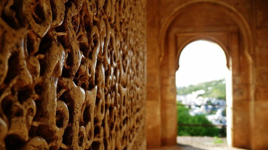 Granada: Fast-Track Alhambra & Nasrid Palaces Guided Tour - Is $82 a fair price?