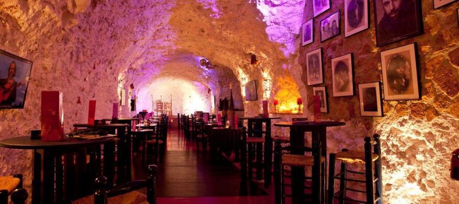 Granada: Flamenco Show at Templo del Flamenco with Drink - The one-hour performance: guitar, song, and footwork