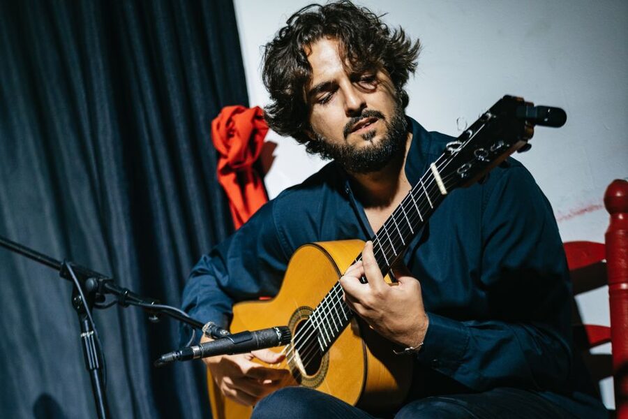 Granada: Flamenco Show in La Alboreá - Is it suitable for children and mixed groups?