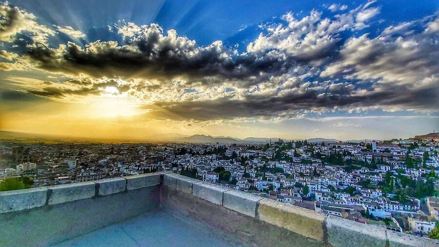 Granada: Full Alhambra Premium Guided Tour with Tickets - The Nasrid Palaces and their famous courtyards